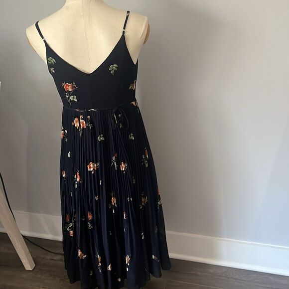 Aritzia Wilfred Navy Floral Wrap Dress - Picture 6 of 7